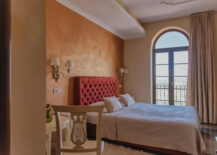 Bella & Stella Rooms